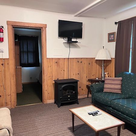 Musky Joe'S Twin Pines Resort New Post 외부 사진