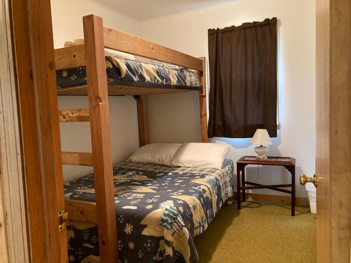 Musky Joe'S Twin Pines Resort New Post 외부 사진