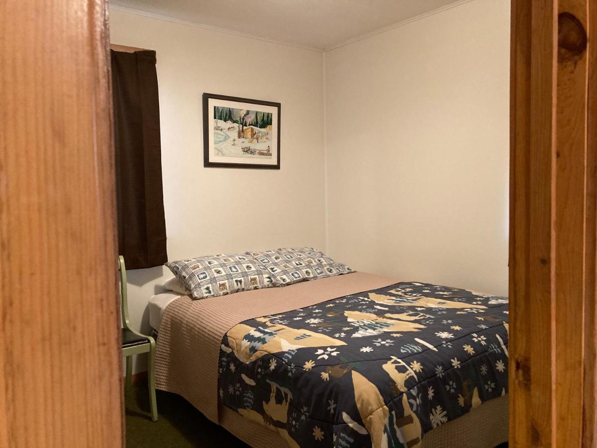 Musky Joe'S Twin Pines Resort New Post 외부 사진