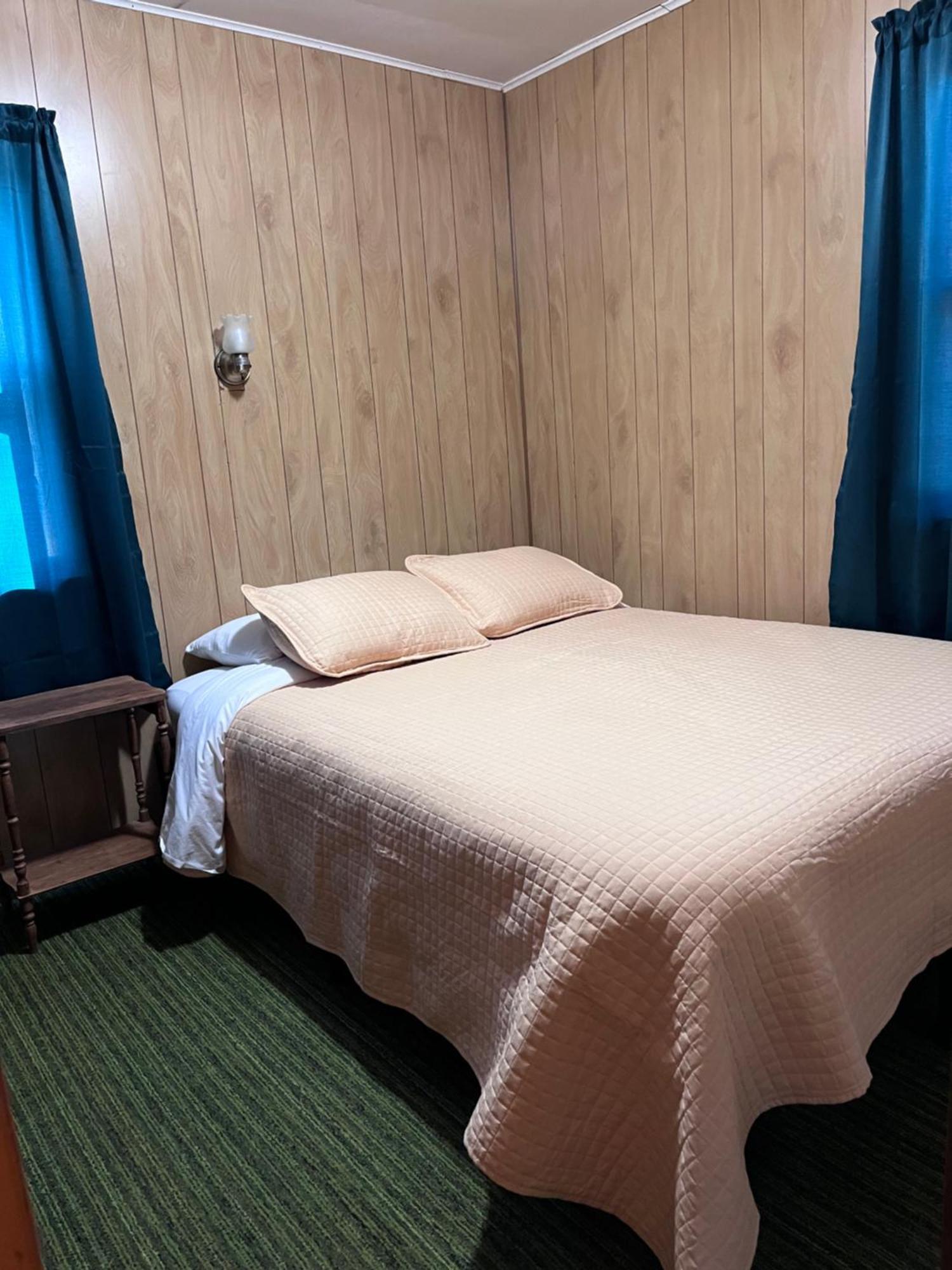 Musky Joe'S Twin Pines Resort New Post 외부 사진